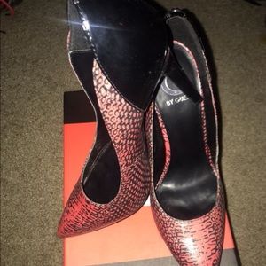 Guess shoes worn one time